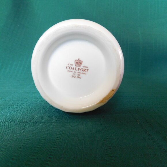 Coalport Ludlow 4 inch bud vase no gold trim near mint condition - Picture 5 of 6